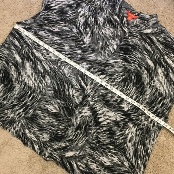 Trippy Furry Swirl Banded Collar Cap Sleeve Shirt - Picture 14 of 16